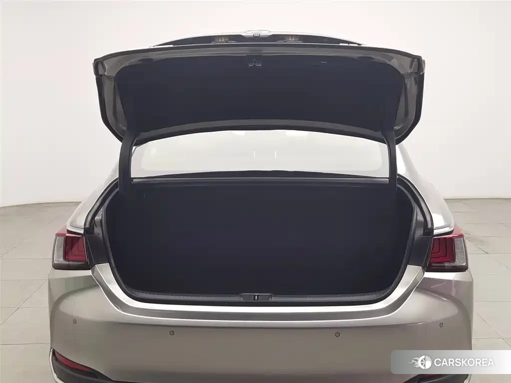 Lexus ES id 4628176 из Китая 9