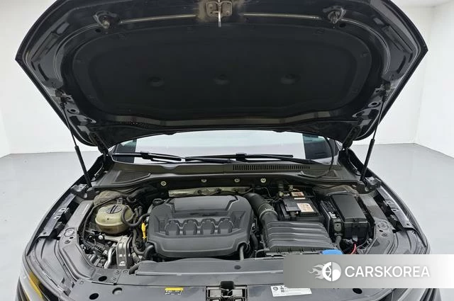 Volkswagen Passat id 4274762 из Китая 9