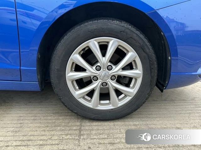 Roewe i5 id 4240316 из Китая 9