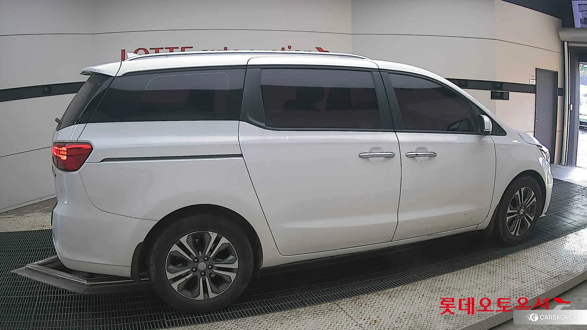 Kia Carnival id 4909240 из Кореи 9
