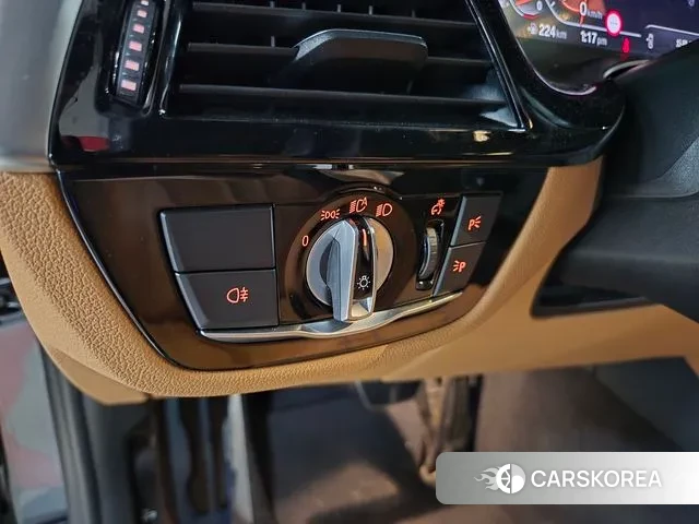 BMW 5 Series (G30) id 3012313 из Кореи 9