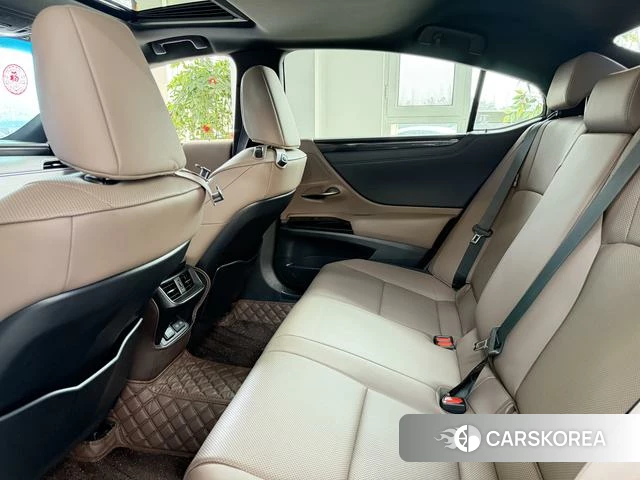 Lexus ES id 4262174 из Китая 9