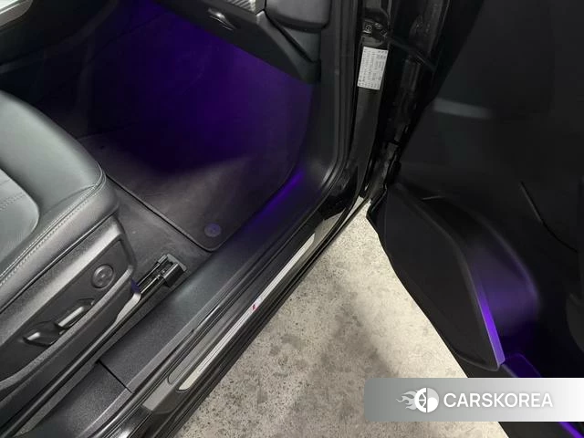 Audi Q5L id 4272749 из Китая 9