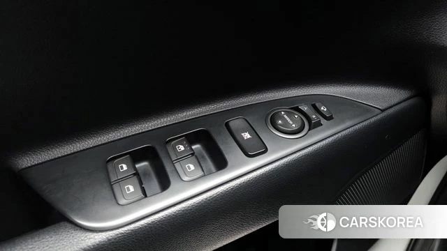 Kia Stonic id 3813573 из Кореи 9