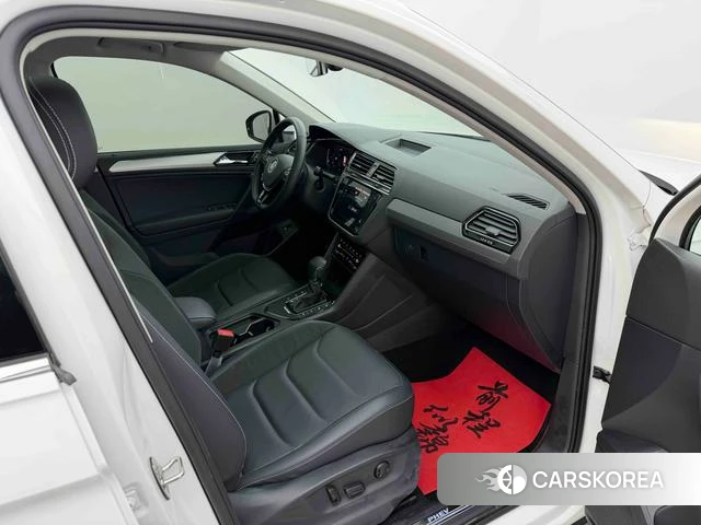 Volkswagen Tiguan L PHEV id 3889108 из Китая 9