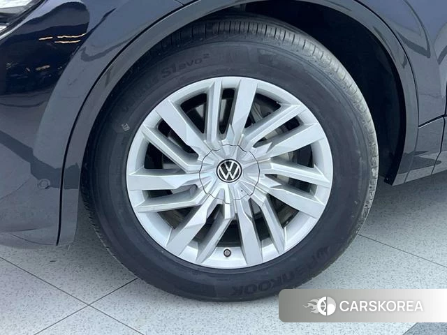 Volkswagen Touareg id 4213114 из Китая 9