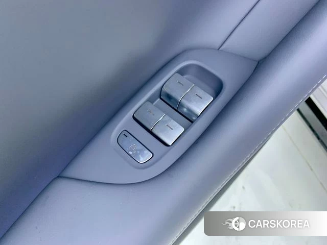 Xiaomi Car Xiaomi YU7 id 3919469 из Китая 9