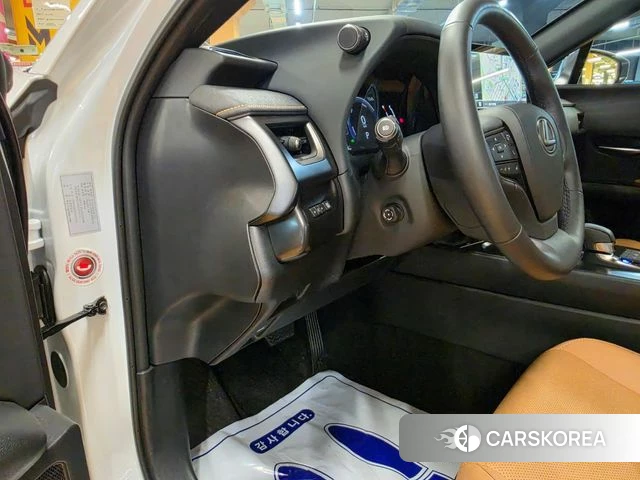 Lexus UX300h id 4680851 из Кореи 9