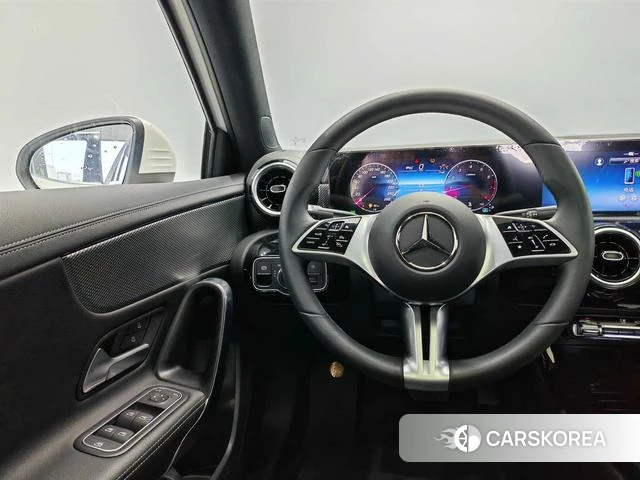 Mercedes-Benz Class A id 4209215 из Китая 9