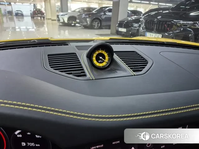 Porsche 911(992) id 3473243 из Кореи 9