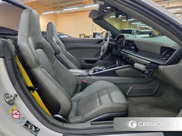 Porsche 911(992) id 3916644 из Кореи 9