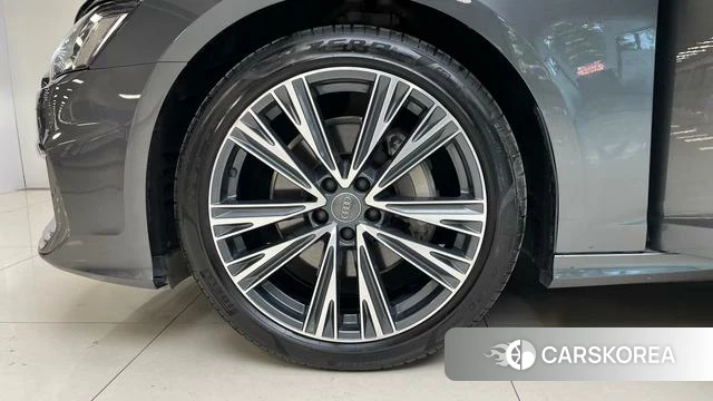 Audi A6L id 4399662 из Китая 9