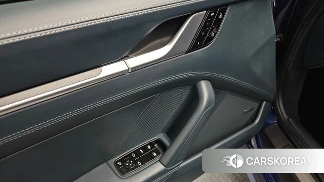 Porsche 911(992) id 4203061 из Кореи 9