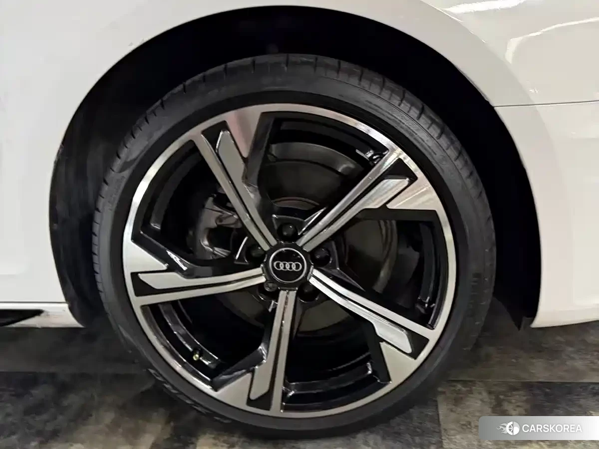 Audi A4L id 4565259 из Китая 9