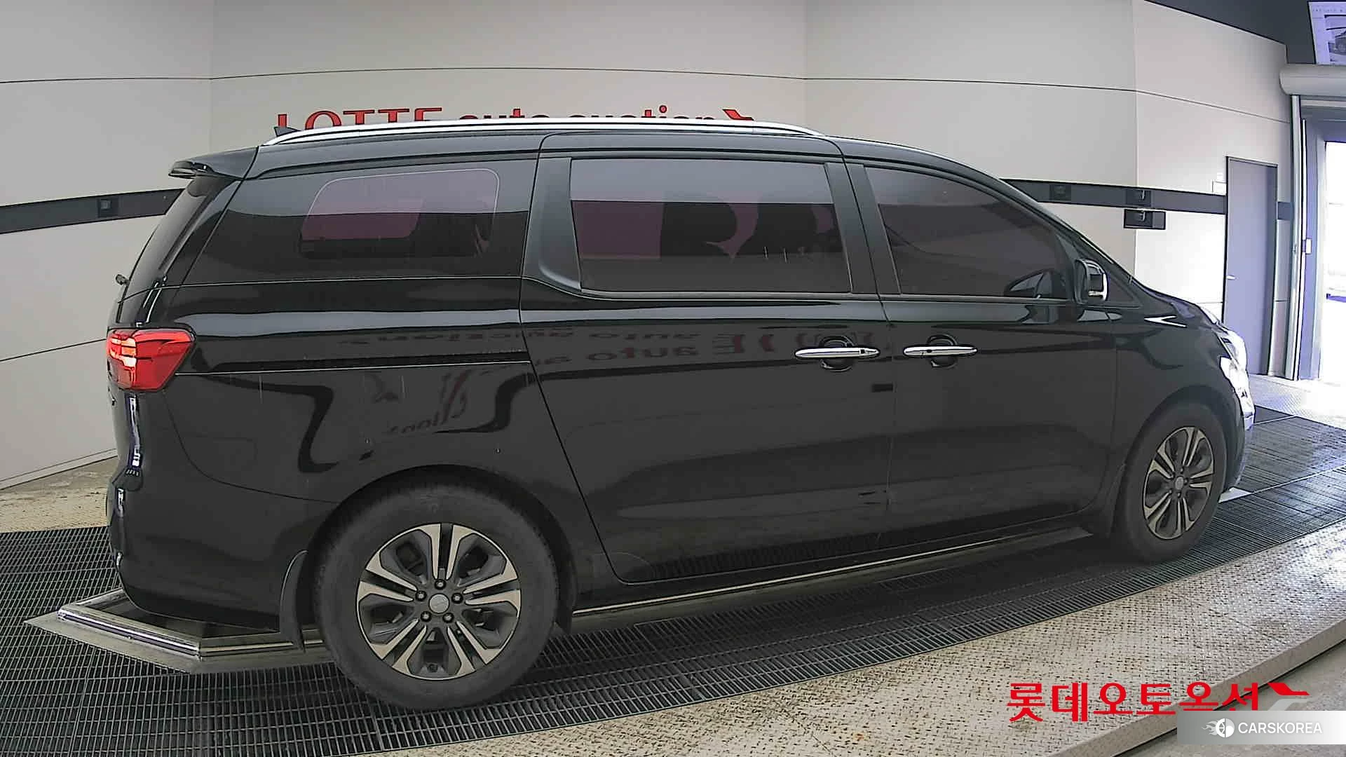 Kia Carnival id 4289556 из Кореи 9