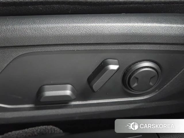 Hyundai Grandeur (GN7) id 4935333 из Кореи 9