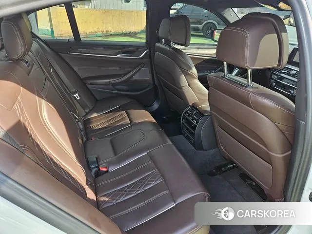 BMW 5 Series (G30) id 3544069 из Кореи 9