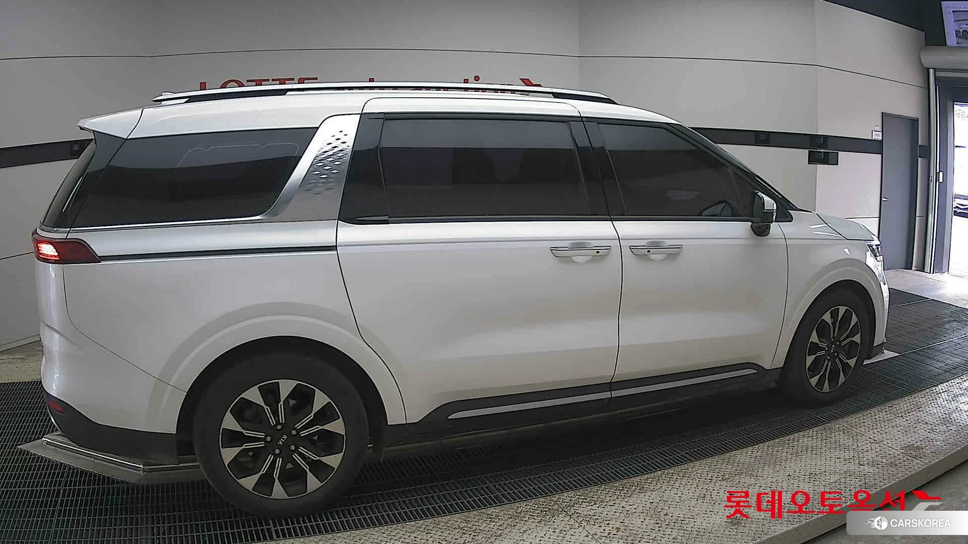 Kia Carnival Limousine id 4289576 из Кореи 9