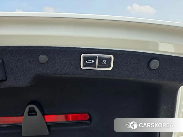 Hyundai Grandeur (GN7) id 3982037 из Кореи 9