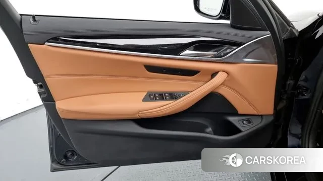 BMW 5 Series (G30) id 2976611 из Кореи 9