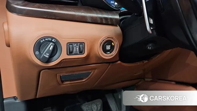 Maserati Quattroporte id 2480493 из Кореи 9