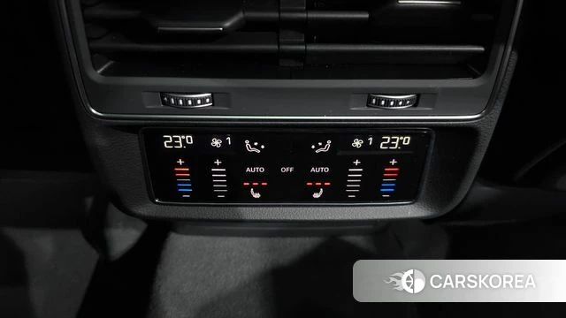Audi RSQ8 (4M) id 4457325 из Кореи 9