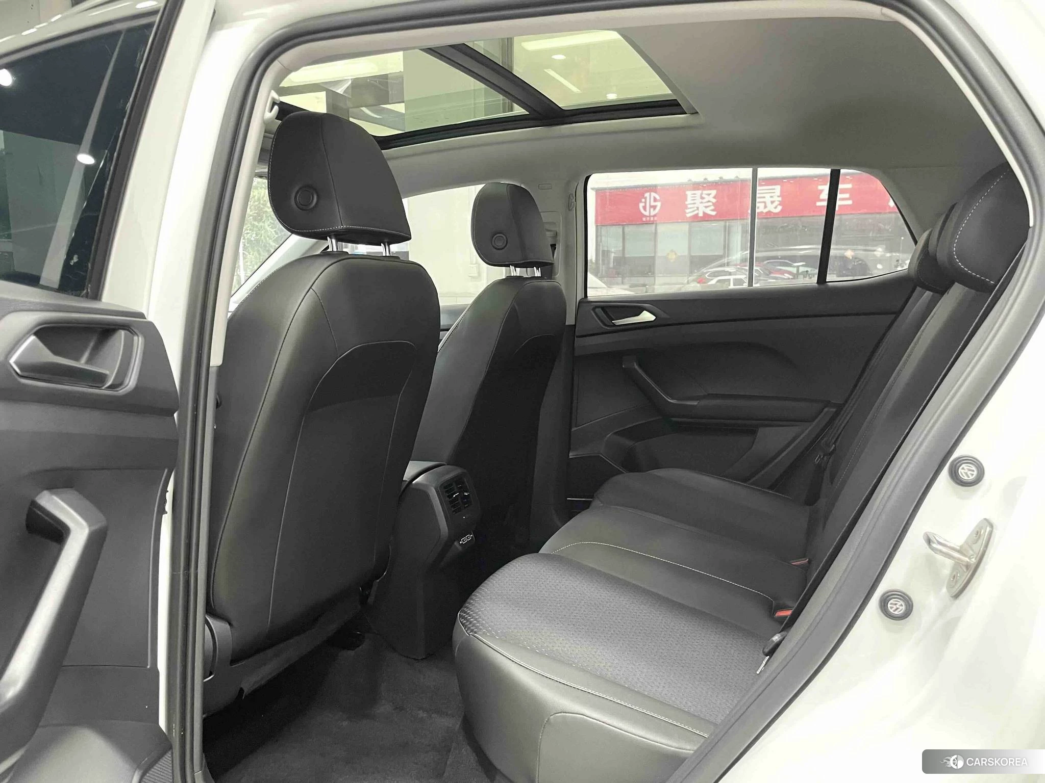 Volkswagen Exploring the shadow id 4512691 из Китая 9