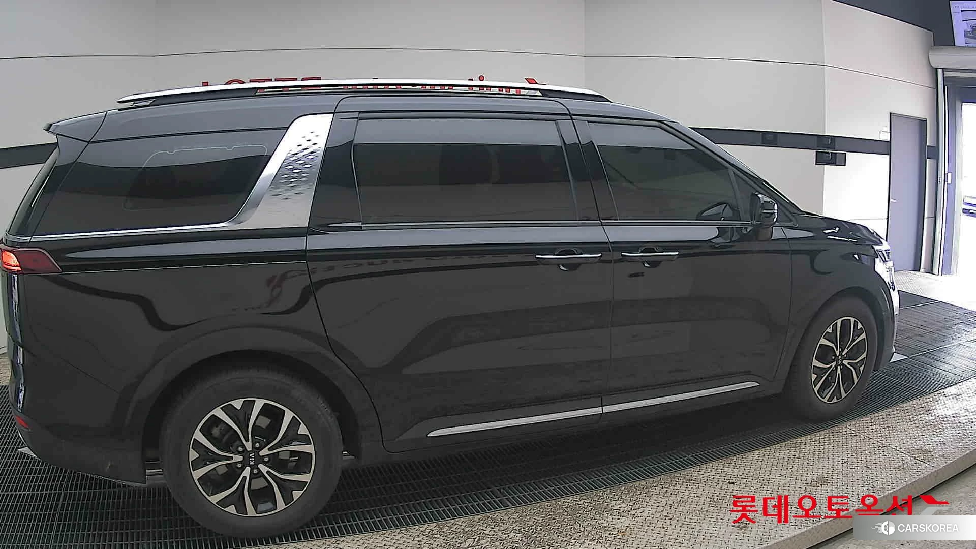 Kia Carnival id 3888380 из Кореи 9