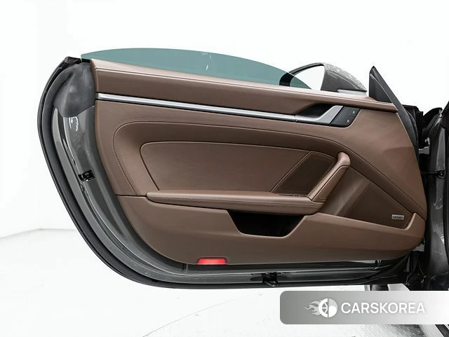 Porsche 911(992) id 3963570 из Кореи 9