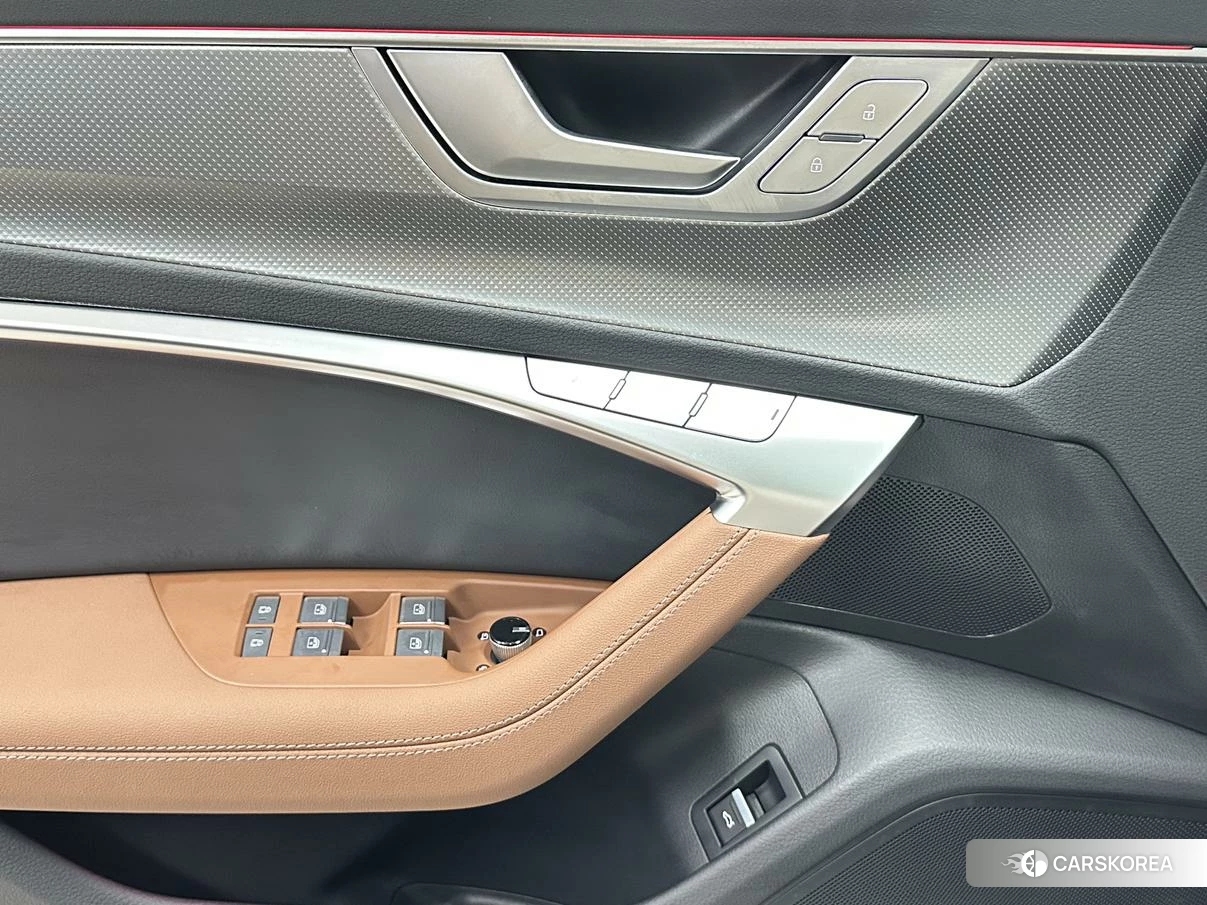 Audi A7L id 4499036 из Китая 9
