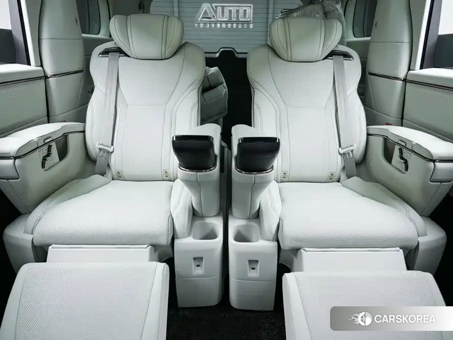 Lexus LM id 4686055 из Китая 9