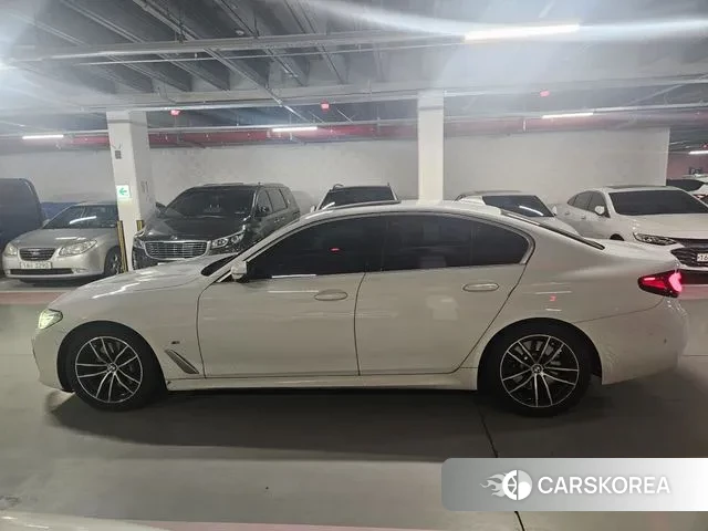 BMW 5 Series (G30) id 3499159 из Кореи 9