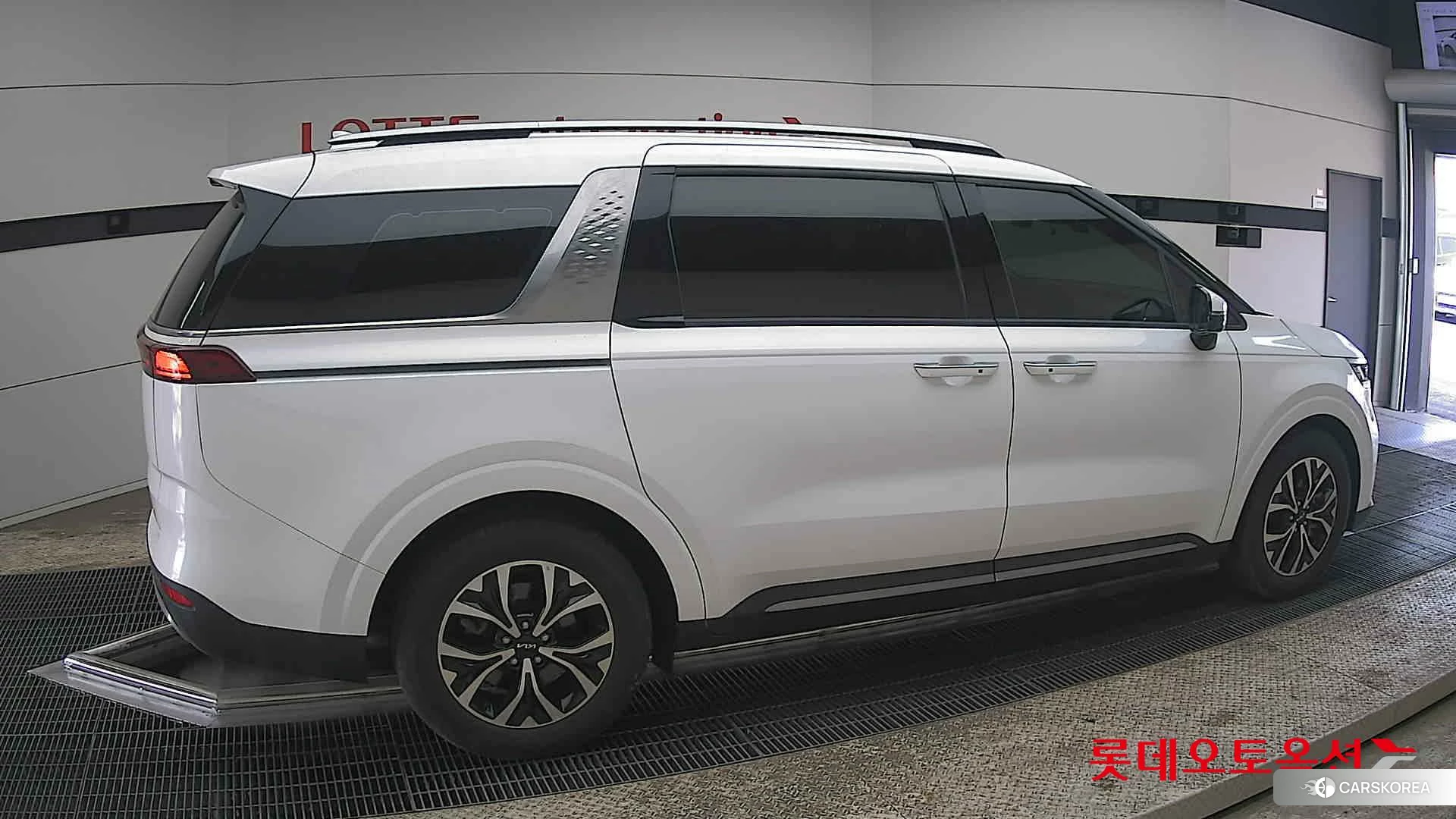 Kia Carnival id 3882126 из Кореи 9