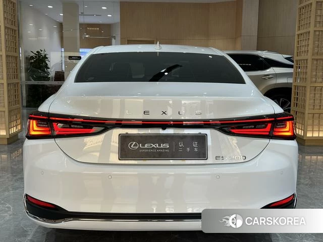 Lexus ES id 3939457 из Китая 9