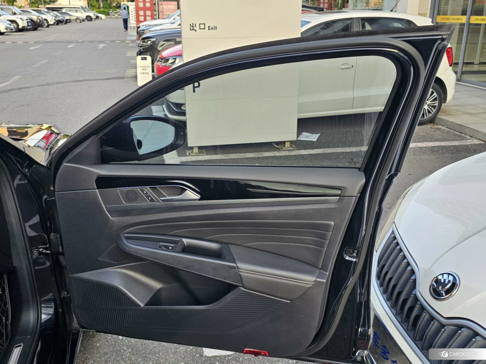 Volkswagen Passat id 4440476 из Китая 9