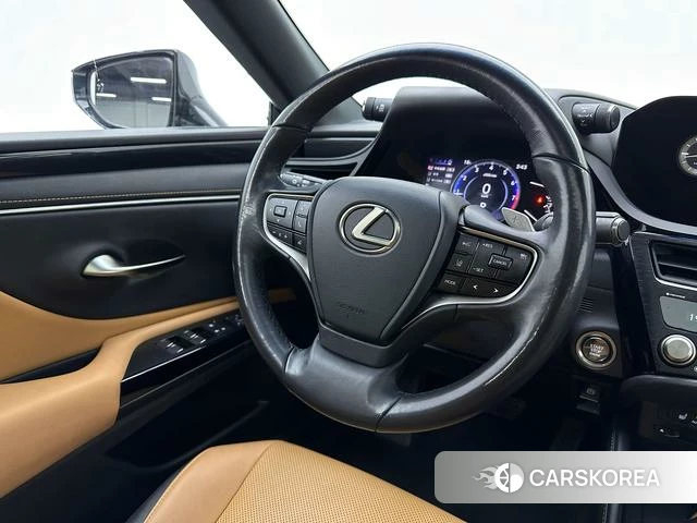 Lexus ES id 4254170 из Китая 9