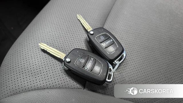 Hyundai The New Grand Starex id 3828283 из Кореи 9