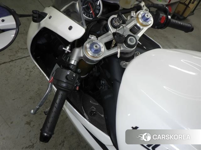 Triumph DAYTONA 675R id 3946628 из Японии 9