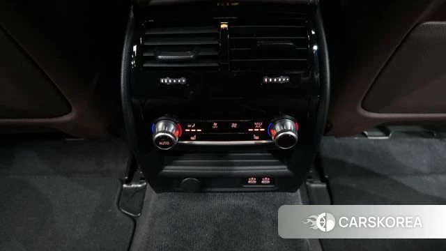 BMW 5 Series (G30) id 3799943 из Кореи 9