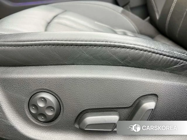 Audi A4L id 4259419 из Китая 9