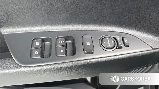 Kia Stonic id 3632011 из Кореи 9