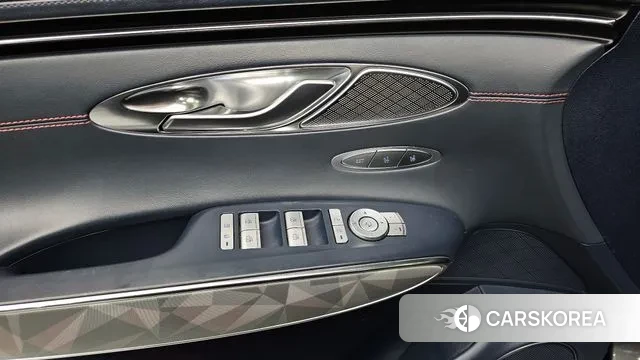 Genesis GV70 id 3427705 из Кореи 9