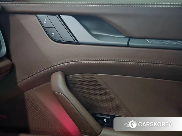 Porsche 911(992) id 3896654 из Кореи 9