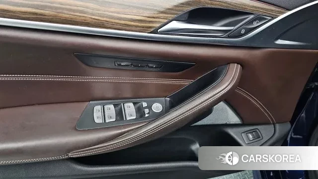 BMW 5 Series (G30) id 3474249 из Кореи 9