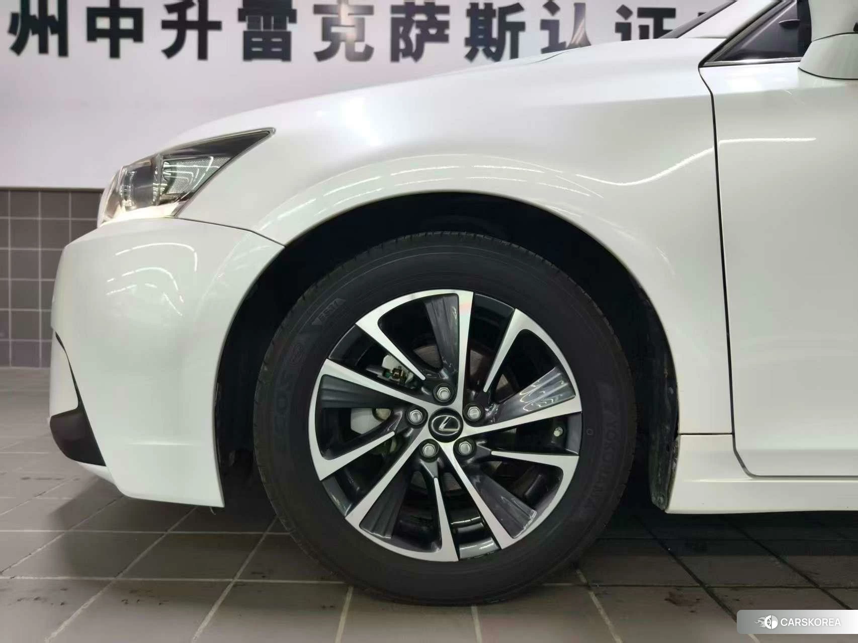Lexus CT id 4420340 из Китая 9