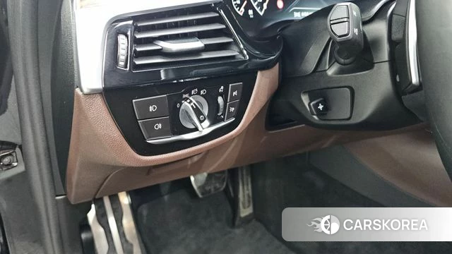 BMW 5 Series (G30) id 4746559 из Кореи 9