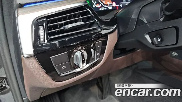 BMW 5 Series (G30) id 2954143 из Кореи 9