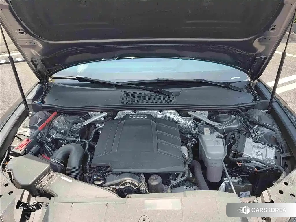 Audi A6L id 4576620 из Китая 9