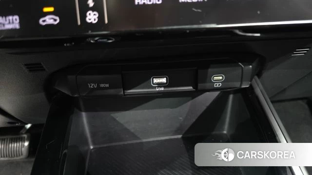 Kia Di Ol Nu Niro id 4309342 из Кореи 9