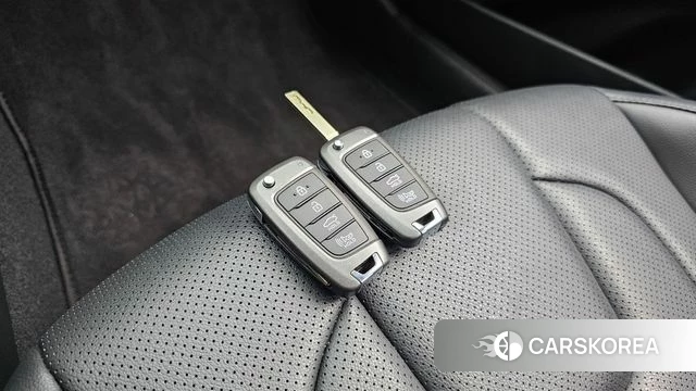 Hyundai Avante (CN7) id 4445966 из Кореи 9